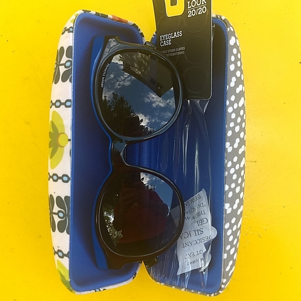 Armani Exchange sunnies NWOT +NWT case